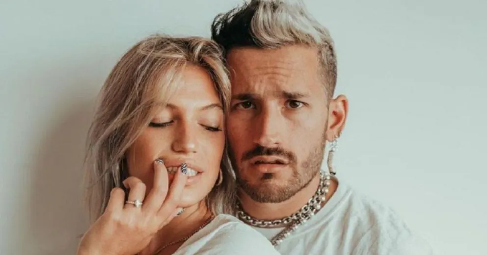 El polémico tatuaje que se hizo Ricky Montaner sobre Stefi Roitman