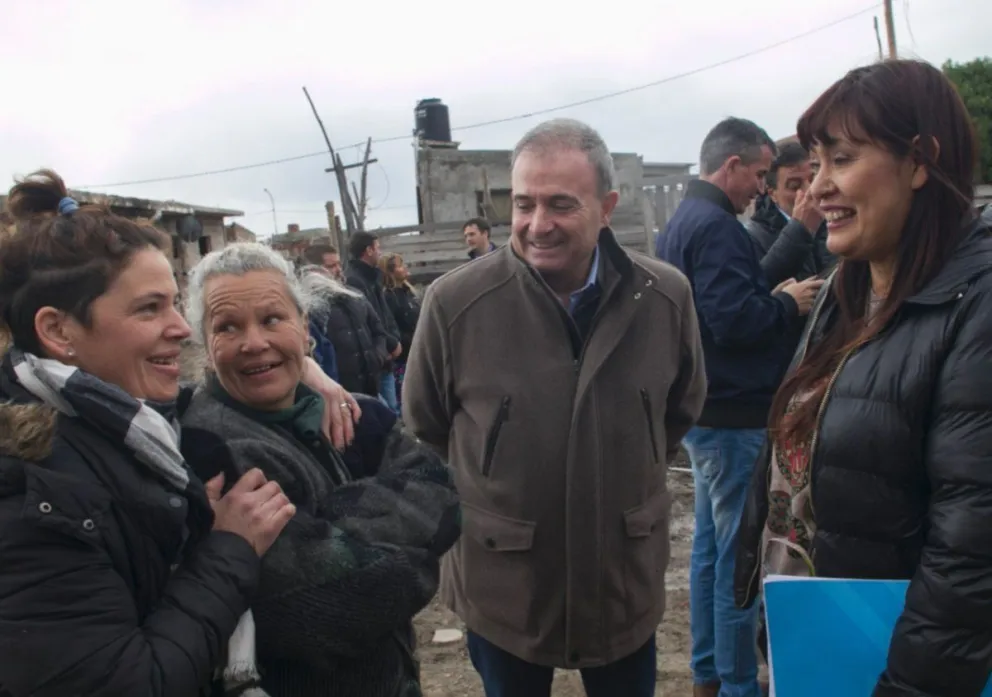 Pesatti y Miño recorrieron obras de urbanización en barrios de Viedma 