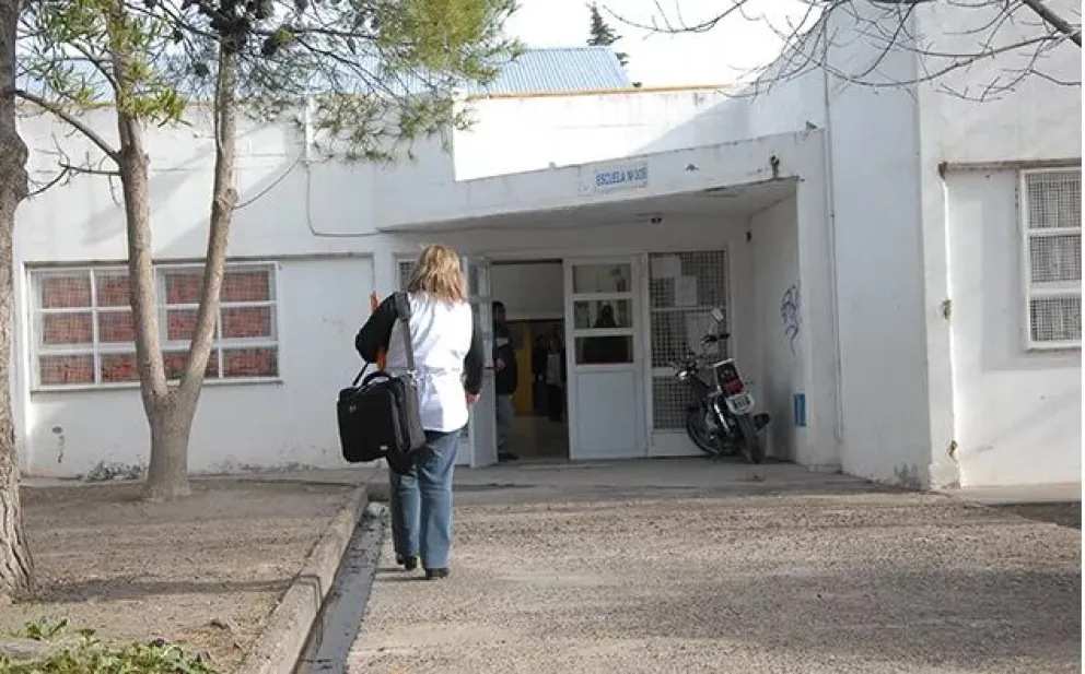Educación niega que exista un conflicto por supuesta violencia verbal en una escuela de Viedma