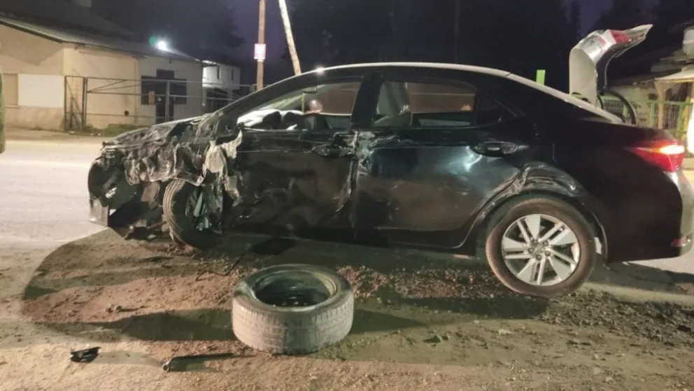 Un vehículo del Frente de Todos chocó con un colectivo: el conductor del coche oficial estaba borracho