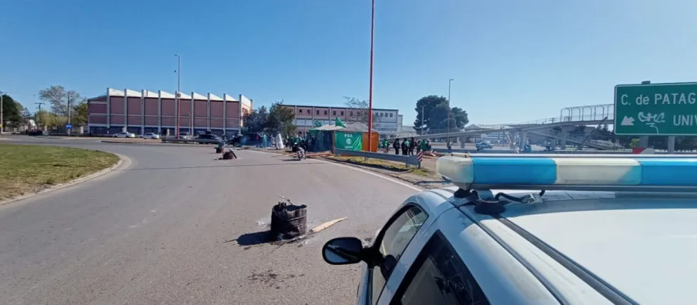 La protesta de ATE se hace sentir con fuerza en Viedma