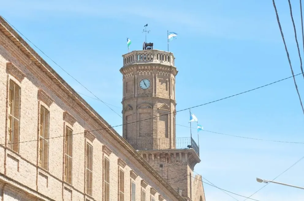 Después de varias semanas, el reloj salesiano volvió a marcar las horas