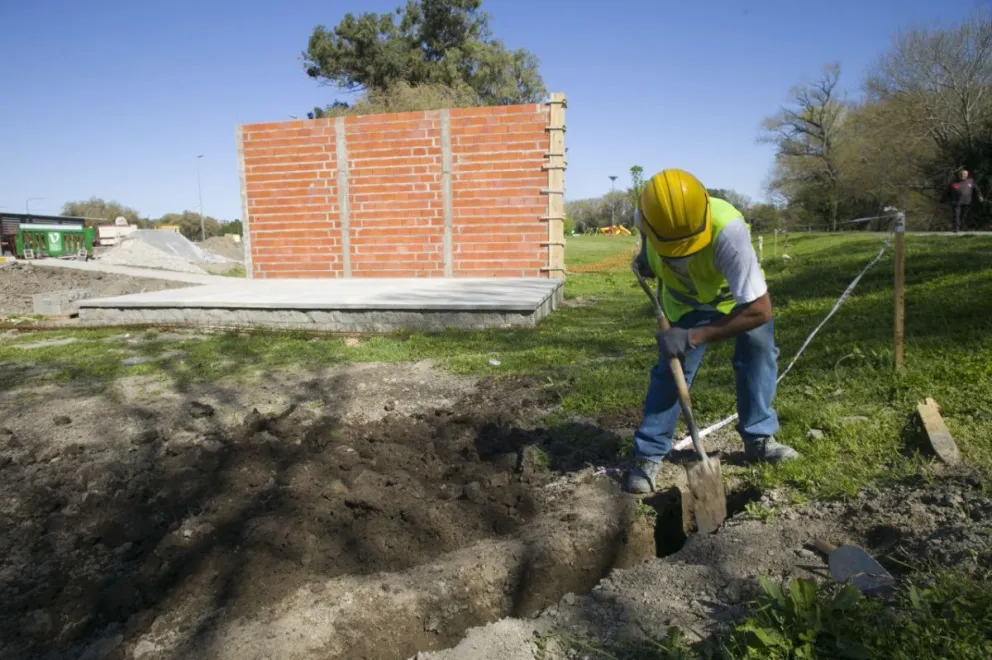 Construyen un mini escenario en el Parque Ferreira