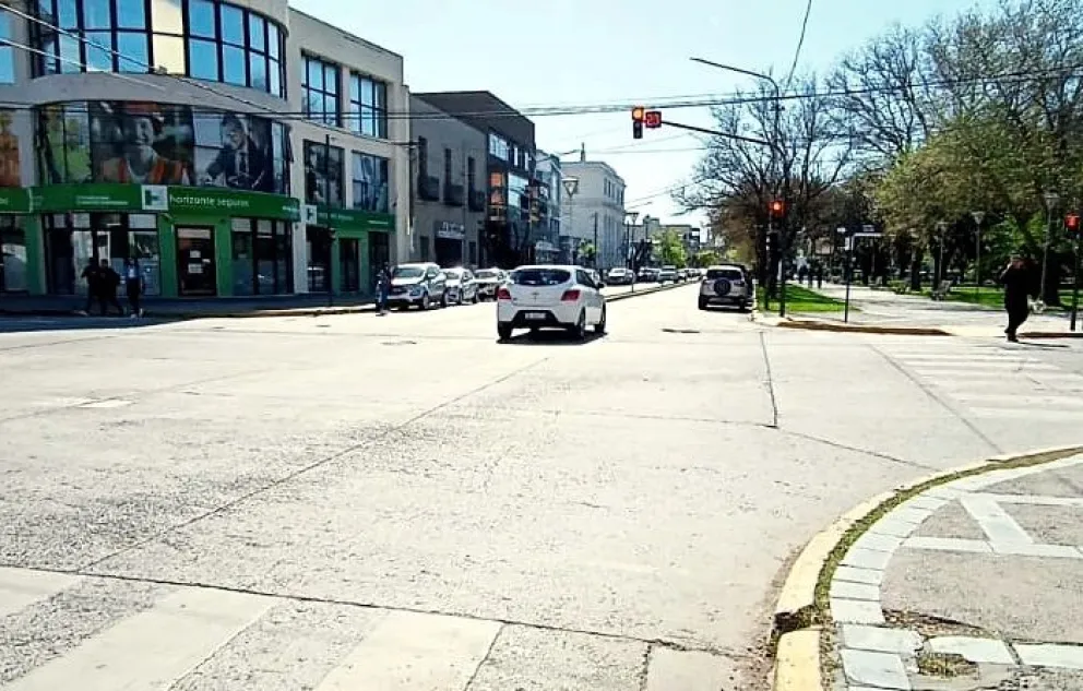 La Justicia de Viedma condenó a un hombre que ocasionó un accidente: dobló a la izquierda en una calle doble mano