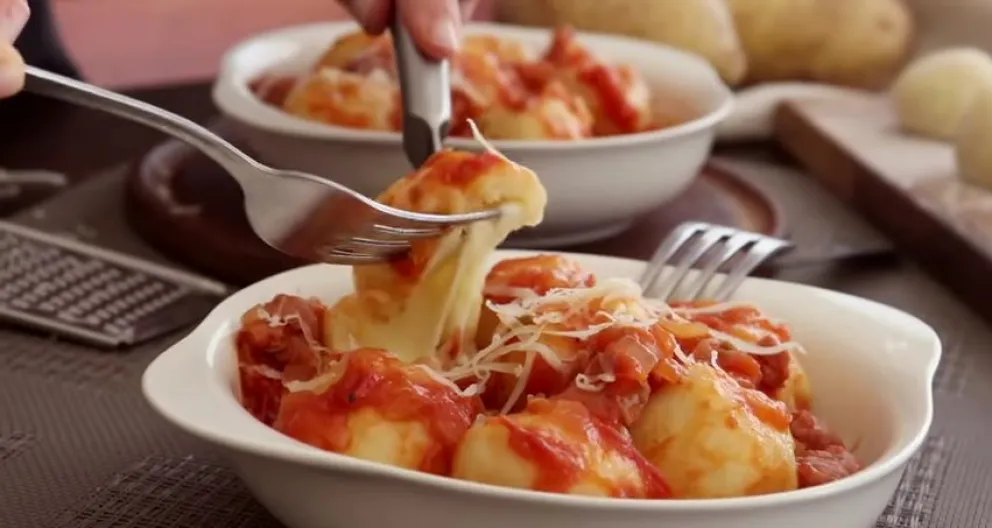 Manjar del 29: ñoquis de papa rellenos de queso