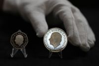 Reino Unido presentó sus primeras monedas con la cara del Rey Carlos III