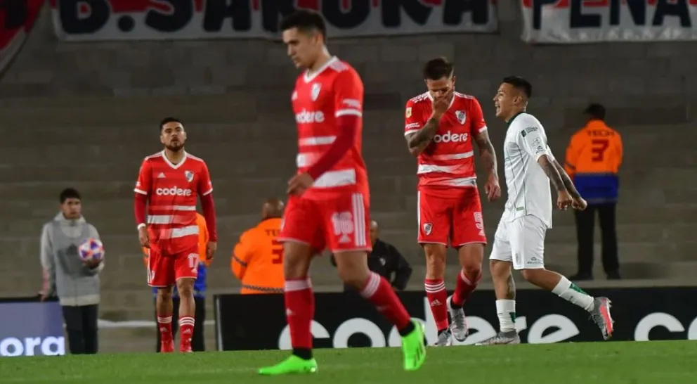 Sin reacción post superclásico: River no pudo recuperarse y cayó de local ante Banfield