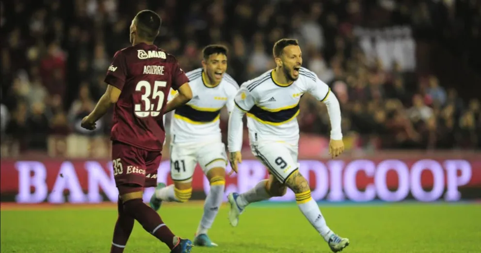 Otra vez apareció Benedetto: Boca lo ganó en el final y es único puntero 