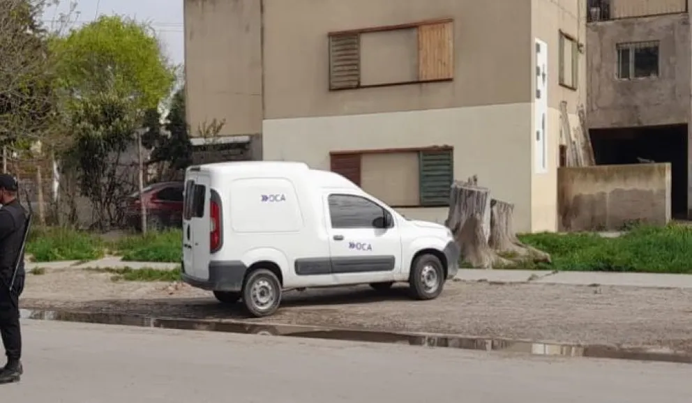 Hallaron la camioneta usada por los ladrones que simularon ser de OCA