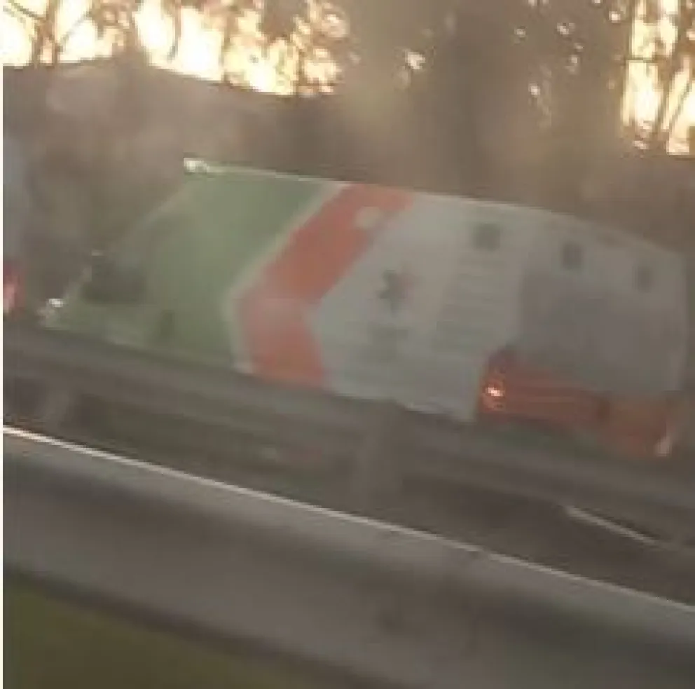 Choque en la rotonda Pedro Pérez entre una camioneta y una moto: una menor en el medio