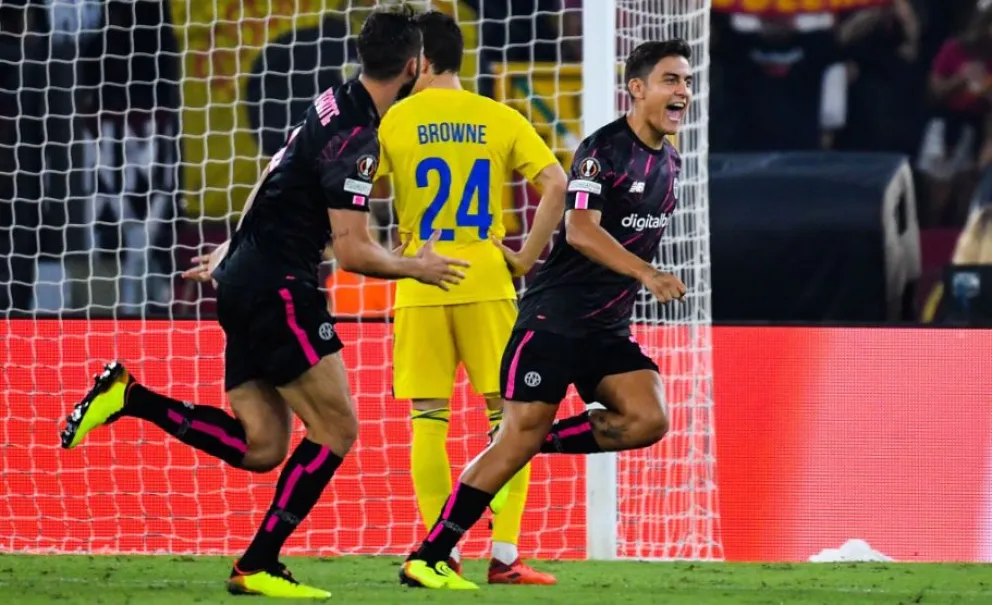 La Joya sigue brillando: Paulo Dybala volvió a convertir en la goleada de Roma sobre el HJK 