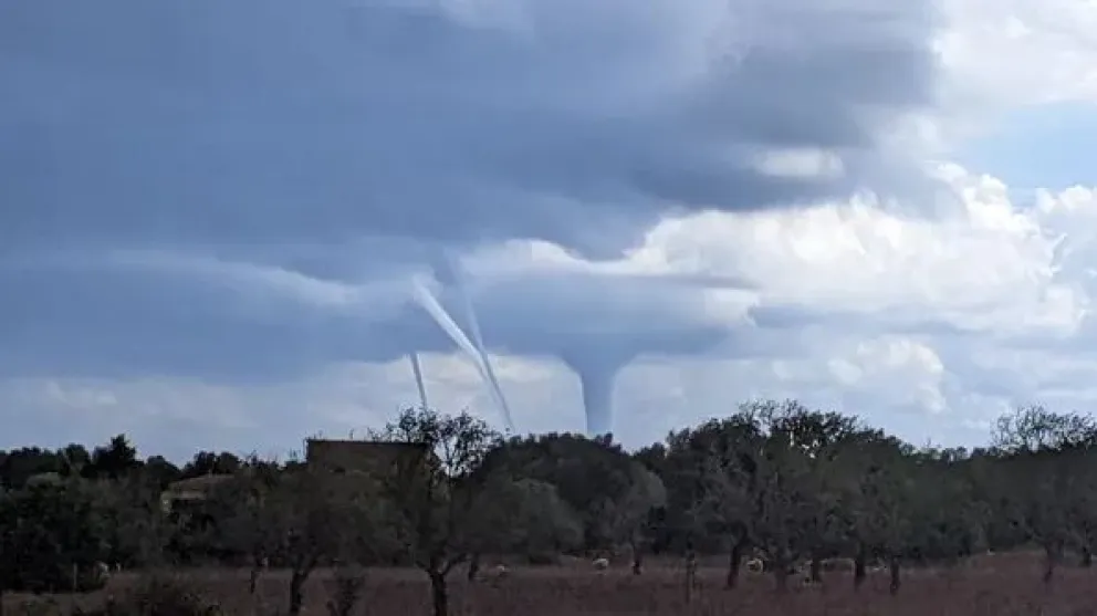 Increíble video: trombas marinas y más de 800 rayos azotaron a la isla española de Mallorca