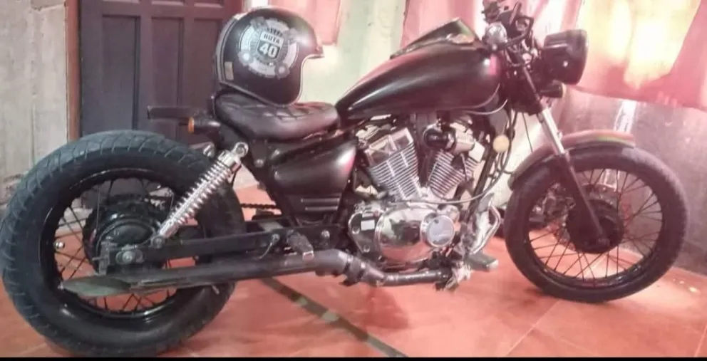 Fue a visitar a su madre en el barrio Guido y en un descuido le robaron una valiosa moto