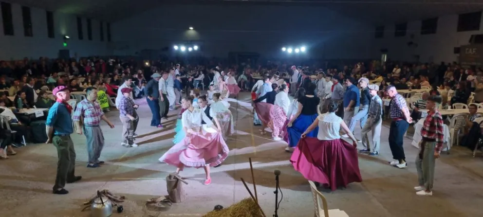 La tradición y las danzas criollas se hicieron presentes en Stroeder 