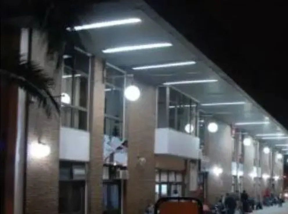 La terminal de ómnibus de Viedma, tierra de nadie en la madrugada