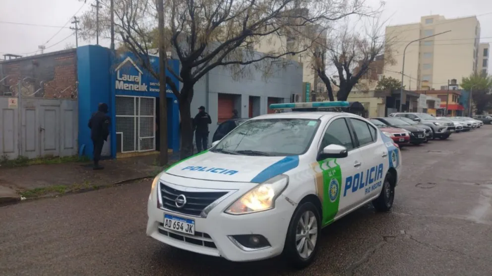 Robaron en una inmobiliaria ubicada a una cuadra de la Jefatura de Policía