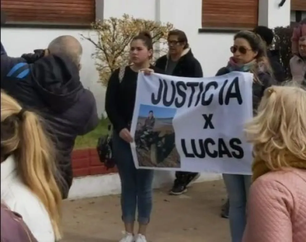 Choele Choel acompañó a la familia del joven asesinado en la madrugada de ayer