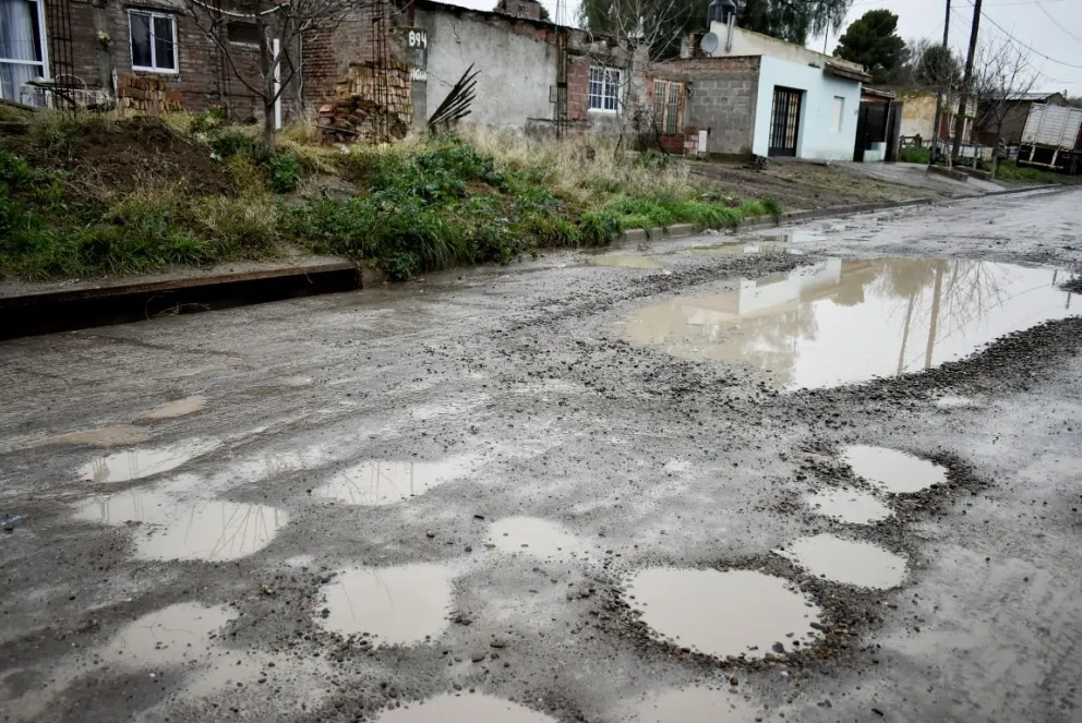 Temporal de lluvia y viento: el escurrimiento es lento y hay que circular con precaución en caminos de tierra