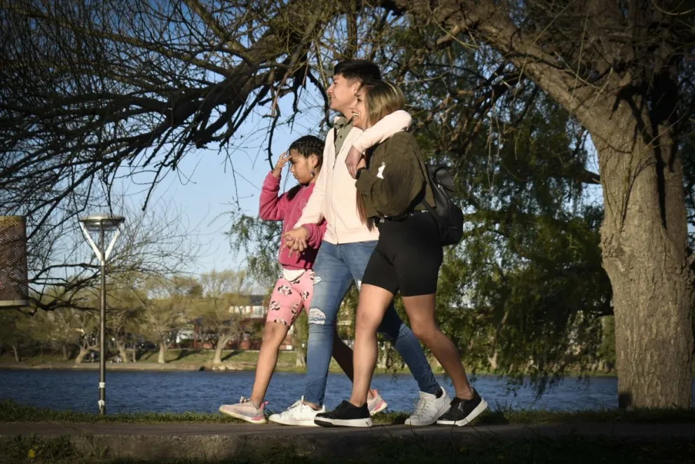 Permitirá paseos por la costa del río Negro y el mar. Foto archivo.