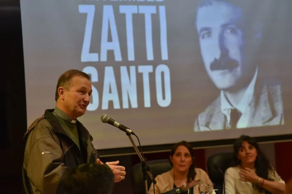 El obispo Laxague nombró oficialmente a don Zatti como patrono de Viedma 