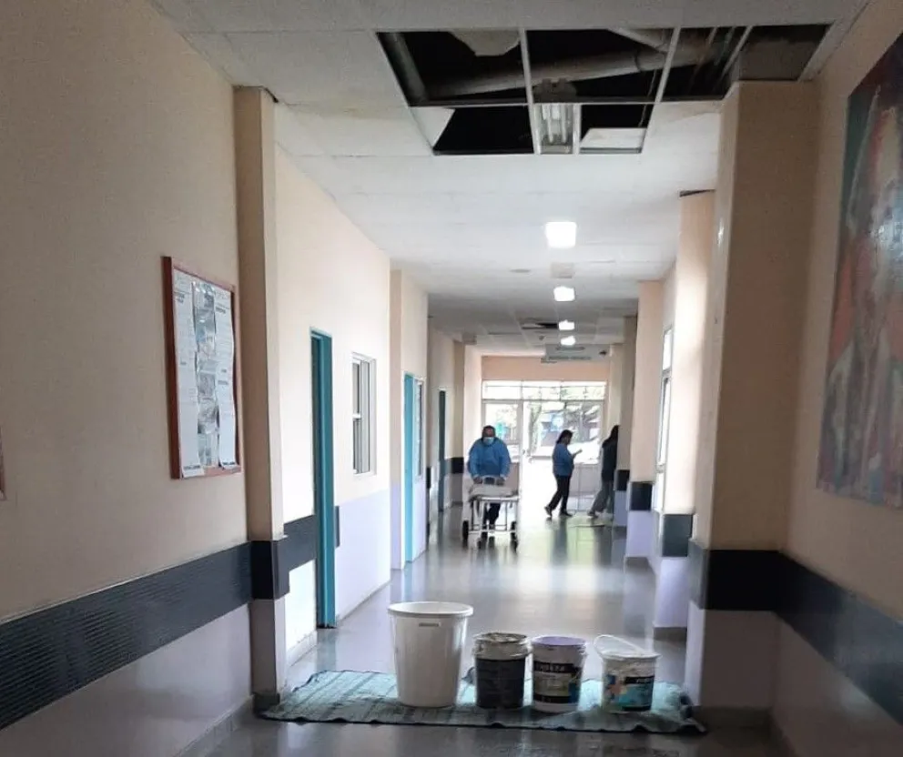 Habrá soluciones más rápidas a las filtraciones de lluvia en el hospital