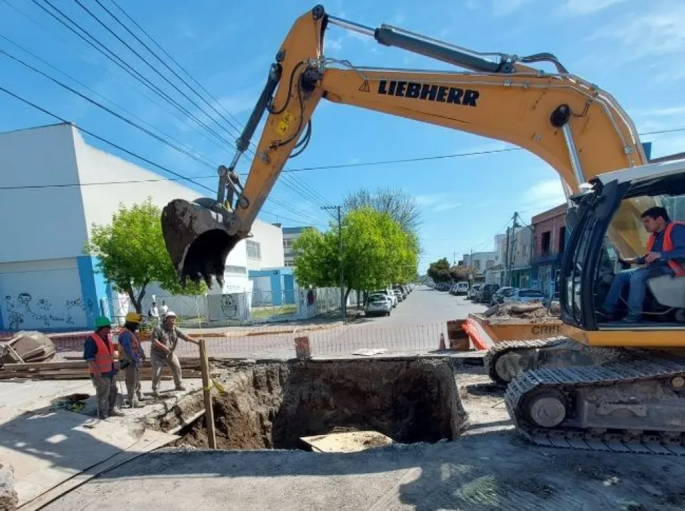 Viedma se quedó sin agua por culpa de una rotura producida por una empresa