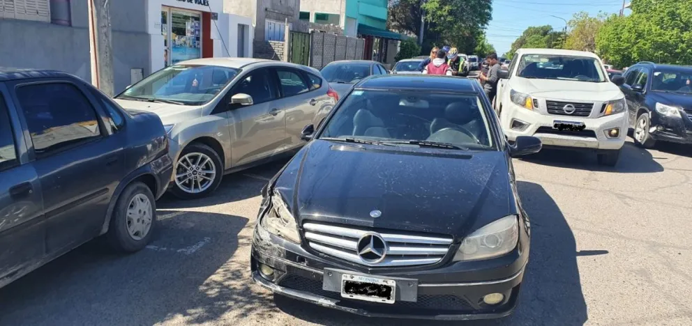 Un choque en pleno centro provocó caos en el tránsito, discusiones y roturas