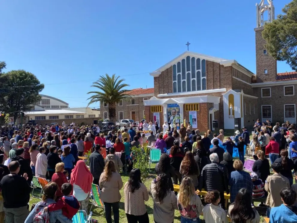 Un aluvión podría llegar a Viedma para celebrar la santificación de Don Zatti