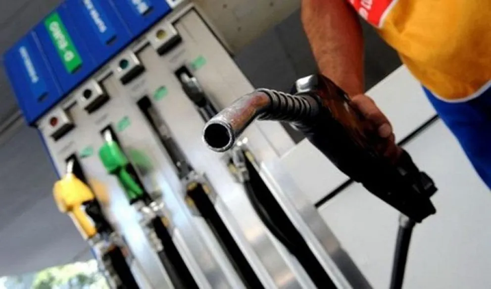 Mayo arrancó con los combustibles 4 por ciento más baratos que el mes anterior (Foto: archivo)