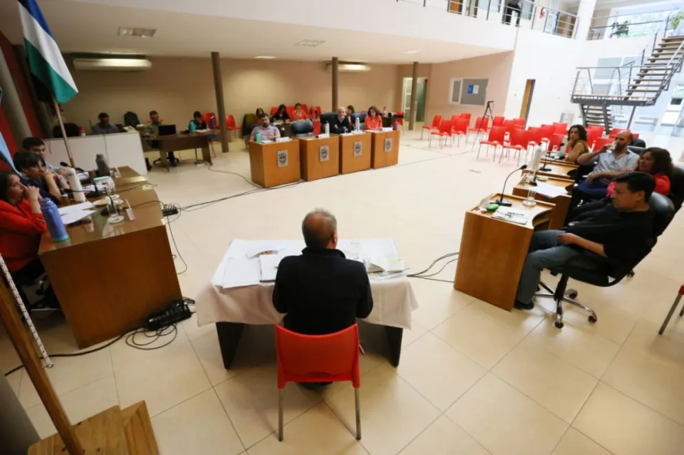 Cada vez más cerca de conocer al nuevo Defensor del Pueblo
