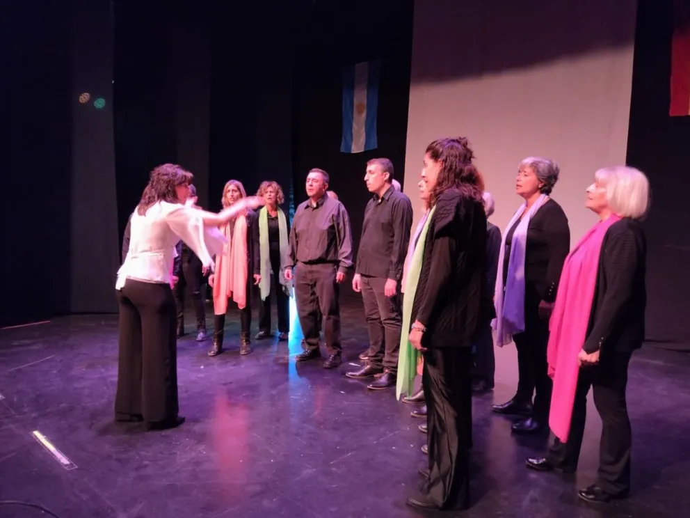 Con una noche de gala se festejó el 100° aniversario del Teatro España