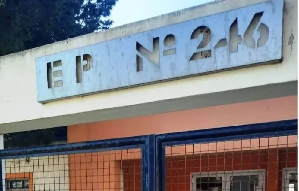 Brindan explicaciones sobre el conflicto con la escuela primaria de El Cóndor