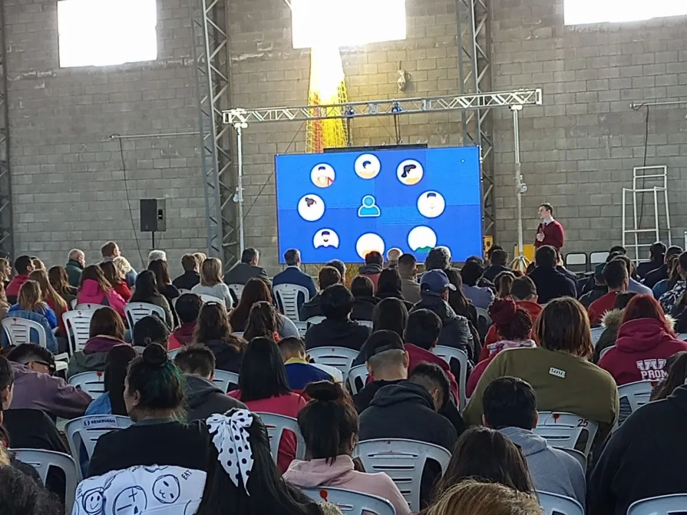 Con un polideportivo colmado cerró el ciclo de sensibilización sobre el delito de Grooming