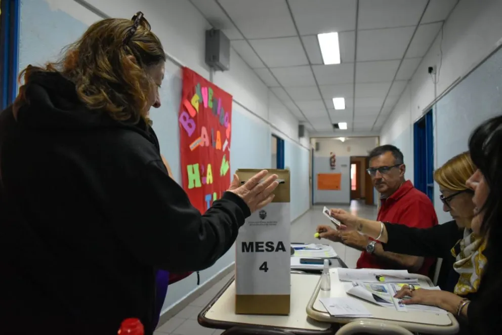 El Belgrano se tiñó de violeta. Foto NoticiasNet.