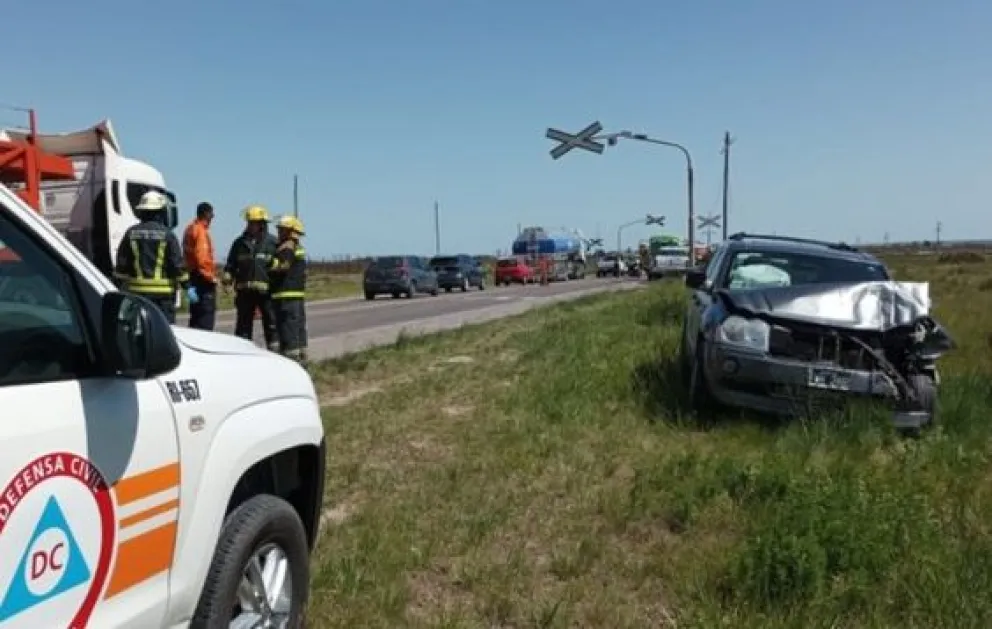 Un choque involucró a tres autos en la ruta 3