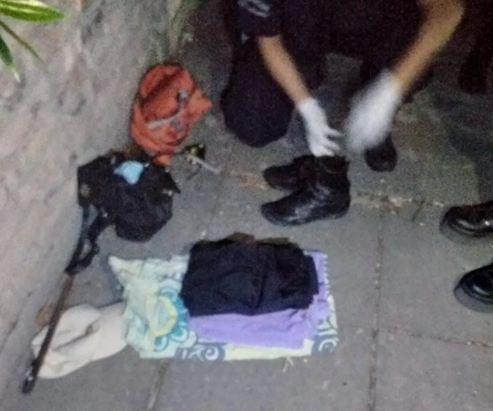 Barrio Belgrano: Una pareja fue atrapada luego de barretear puertas  y robar elementos varios