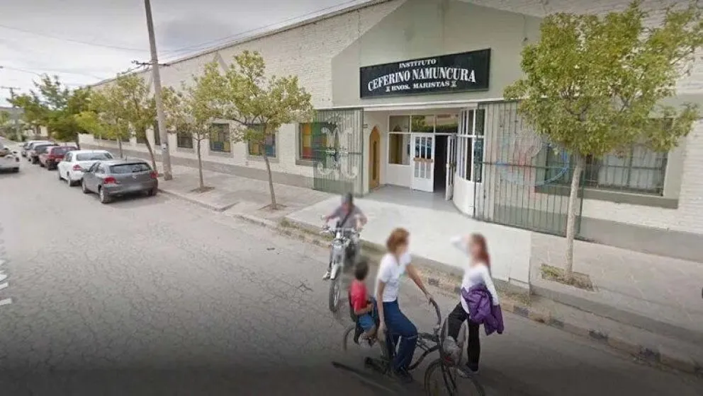 El supervisor del Vaticano denunciado por abuso sexual en la región, no podrá salir del país