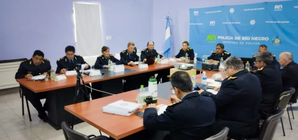 Comienzan a calificar a los policías para el ascenso 2023