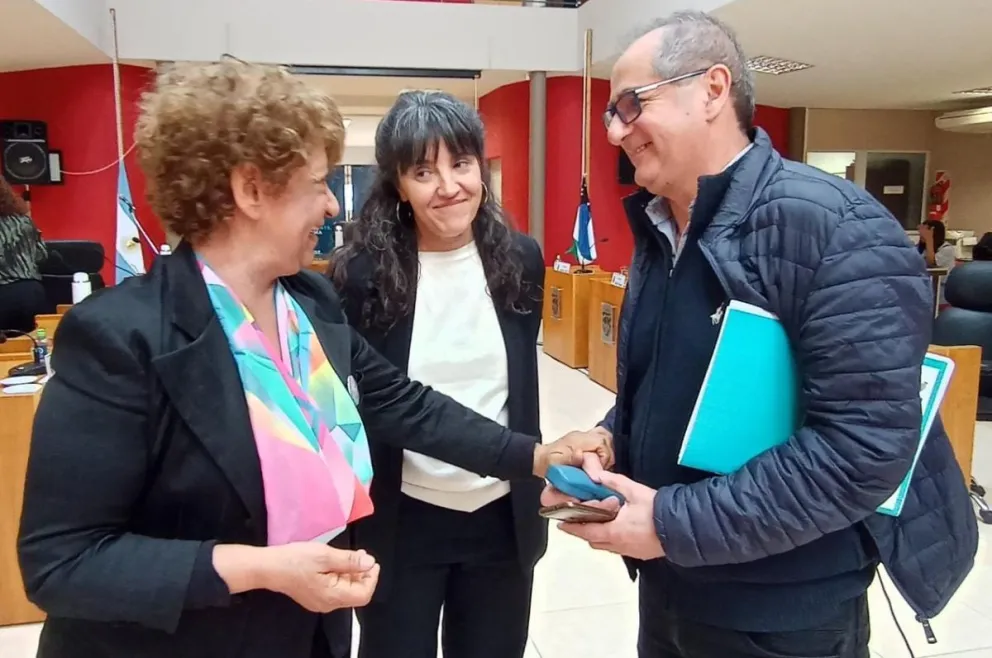 Asume Pérez Morando en el primer recambio en la Defensoría del Pueblo de Viedma