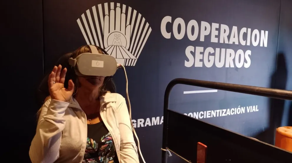 Por medio de un simulador virtual buscan generar conciencia vial entre los vecinos