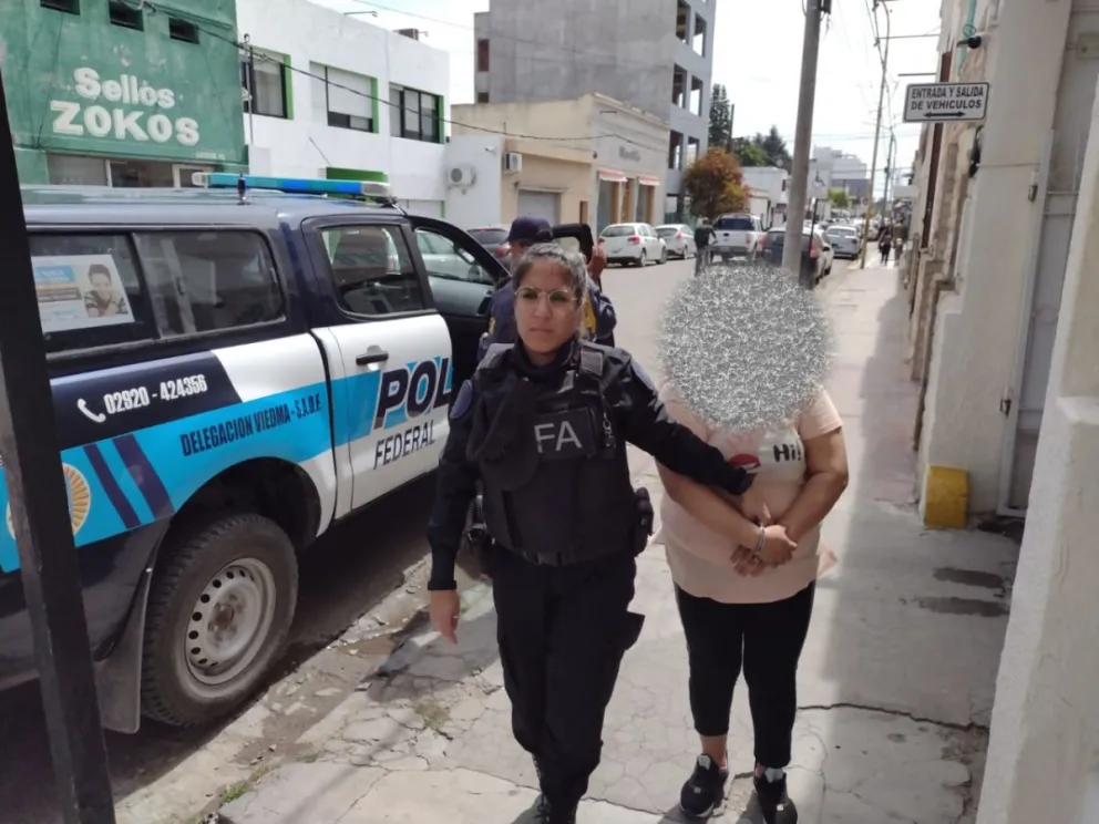 La Federal detuvo en Viedma a una mujer que la buscaban por una causa de estafa