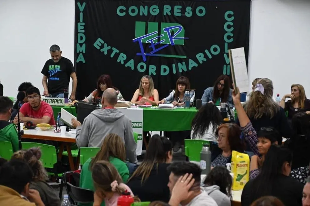 Docentes reclaman acortar los plazos de la nueva oferta para evitar paros