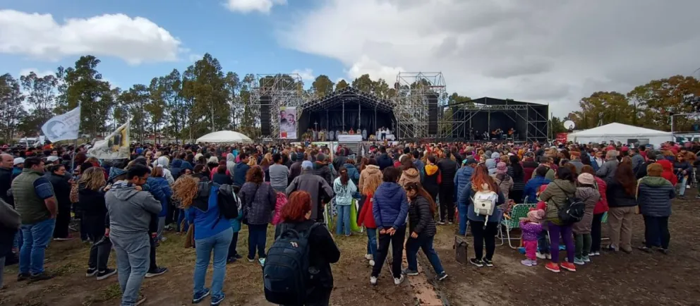Celebraron a Zatti santo desafiando al viento y la lluvia