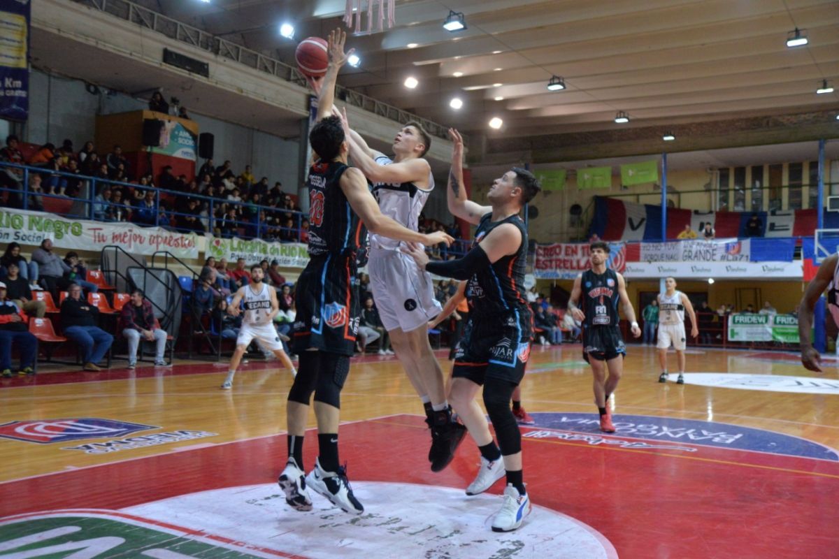 Deportivo Viedma se hace fuerte como local Informacion