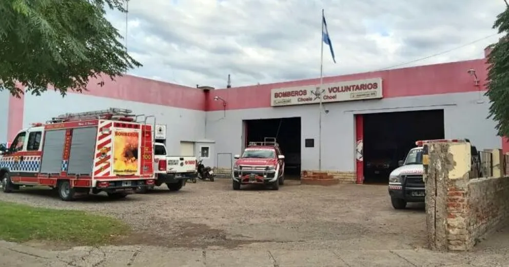 Dos personas hospitalizadas por un incendio en el centro de Choele