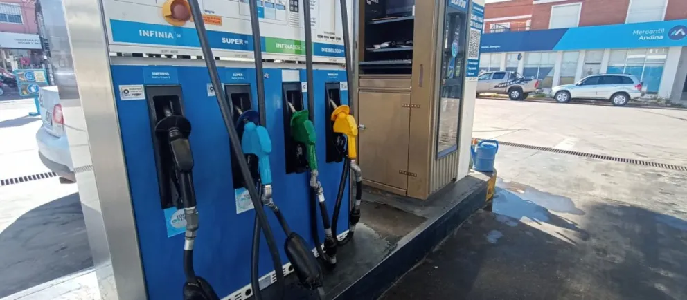 En Viedma ya no quedan combustibles por debajo de los 1.20o pesos (Foto: archivo)