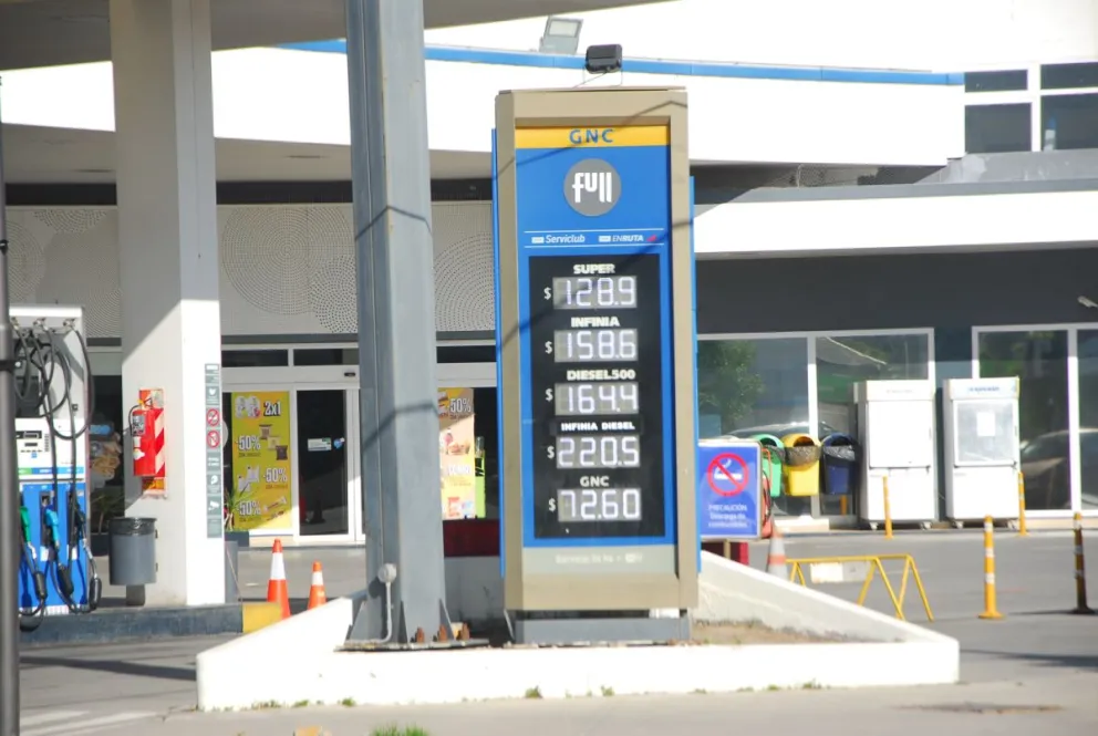 Hay un nuevo aumento de combustibles: conocé cómo quedaron los valores en la Comarca