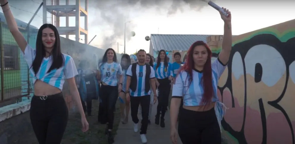 Edelmiro Farías compuso un tema para la Selección de Messi, filmado en Viedma 