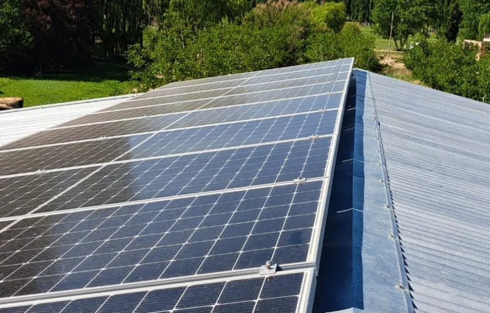 Una industria del IDEVI aprovecha la energía solar y vende a terceros