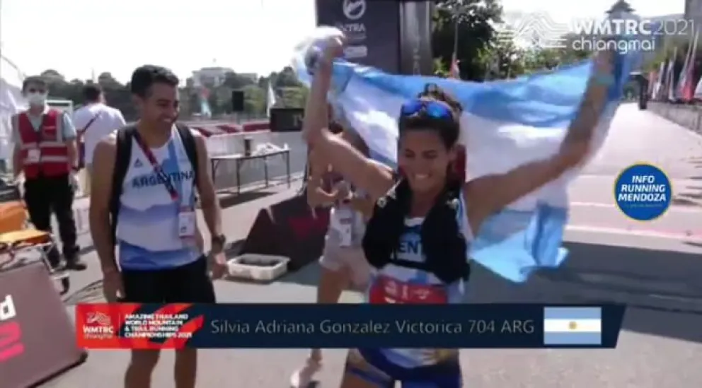 A pesar de la lesión, Silvia González Victorica disputó el Mundial de Montaña, y la recibieron con una ovación